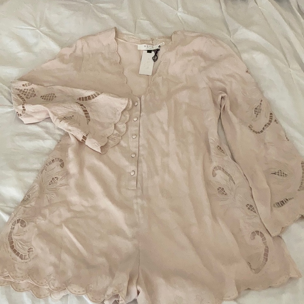 ASTR The Label nude romper sz M